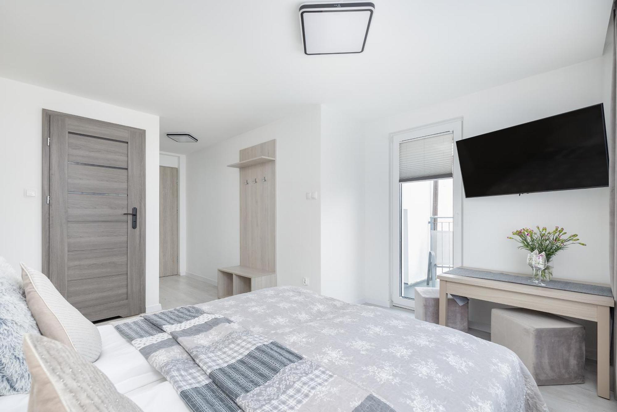 Jasne I Stylowe Z Balkonem W Kolobrzegu Blisko Plazy By Renters Kolberg