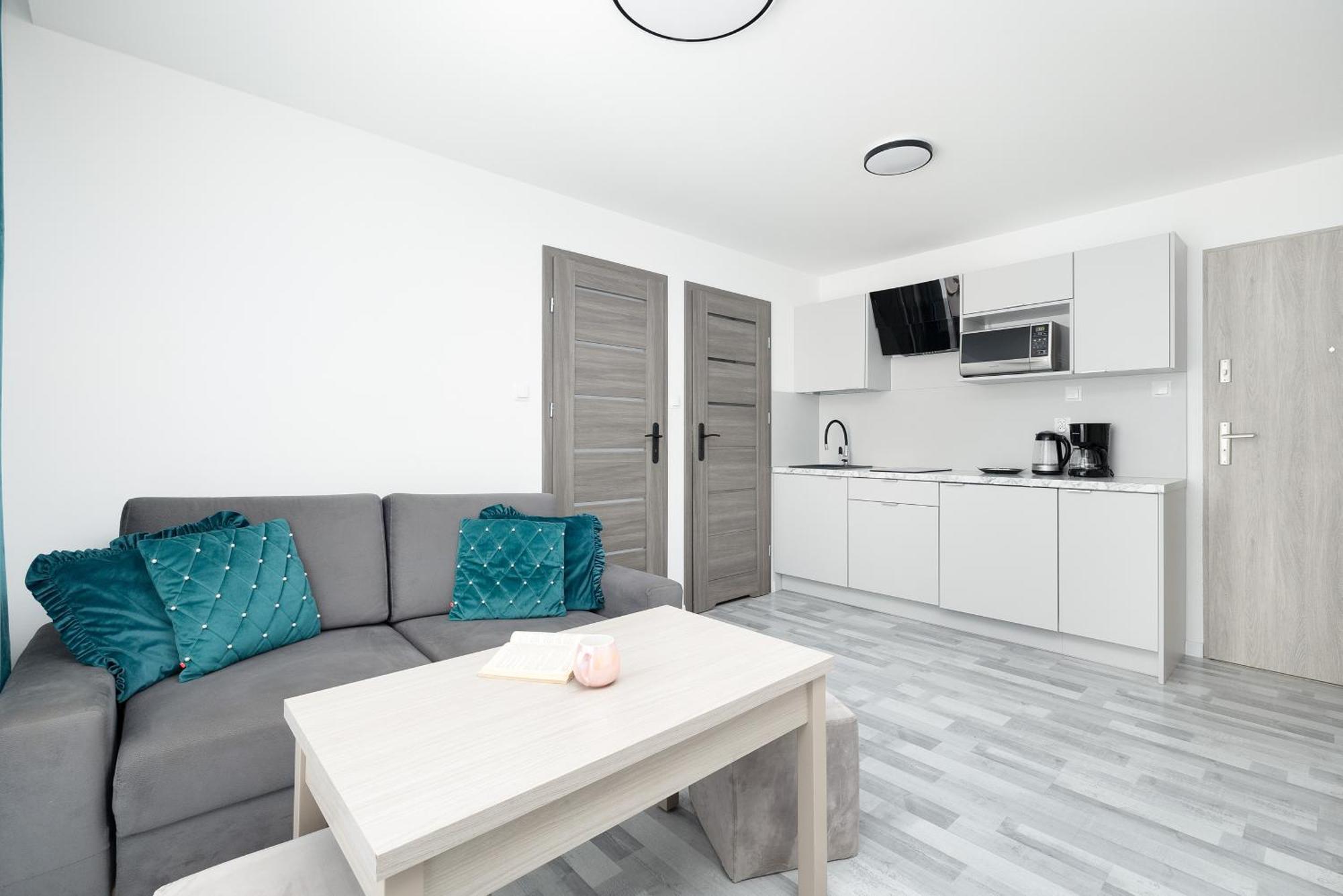 Jasne I Stylowe Z Balkonem W Kolobrzegu Blisko Plazy By Renters Apartment