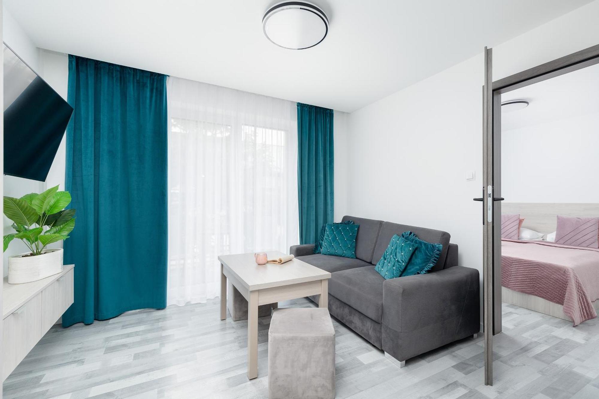 Jasne I Stylowe Z Balkonem W Kolobrzegu Blisko Plazy By Renters Apartment